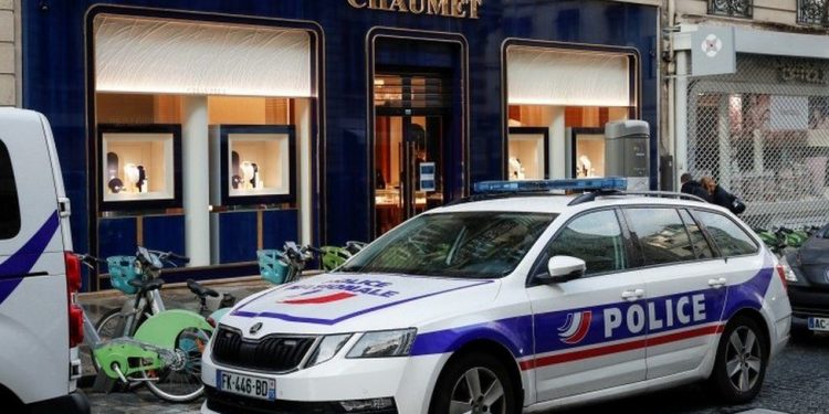 Man on scooter steals millions from upmarket Paris jeweller