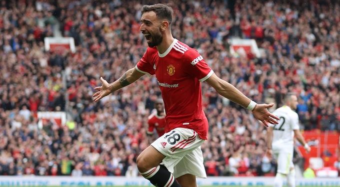 Bruno Fernandes hat-trick helps Man United thump Leeds