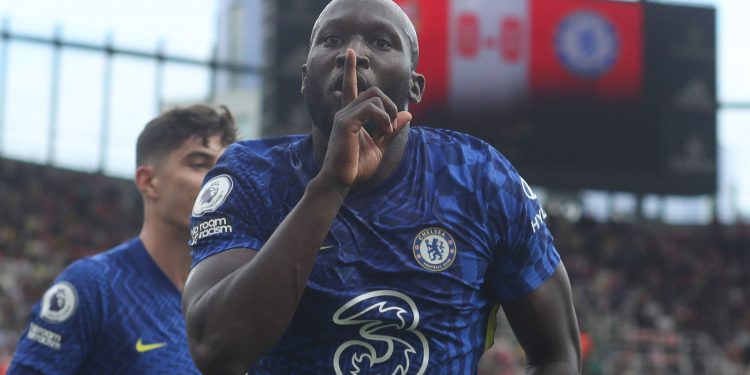 Lukaku scores first Chelsea goal in dominant win over Arsenal