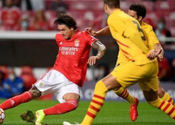 Benfica beat Barcelona to heap pressure on Koeman