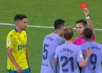 Barcelona held as under-pressure Koeman sent off