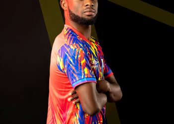 Kotoko makes fun of Hearts’ new jersey