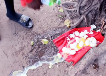 Deaf and dumb woman curses her boyfriend’s side chick