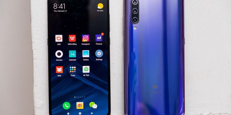 Lithuania advise people to throw away Chinese phones