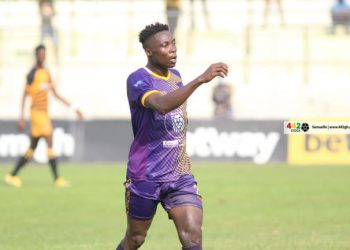 Medeama players give Blay guard of honour