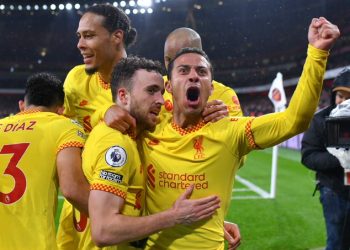 Liverpool beat Arsenal to close gap to Man City one point