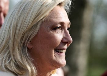 Marine Le Pen says she opposes sanctions on Russian gas