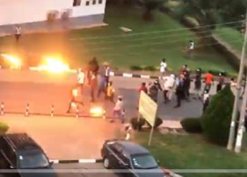 Violent scenes at KNUST as residents of Unity, University Halls clash