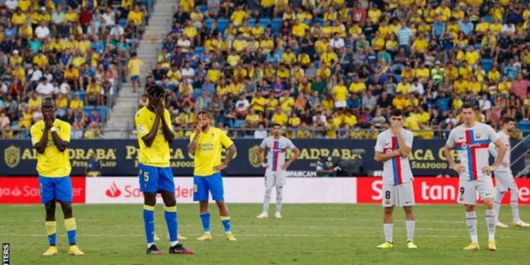 Barcelona’s win at Cadiz halted by fan medical emergency