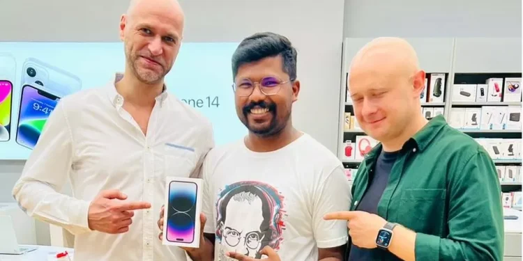 India man flies to Dubai to buy iPhone 14 early