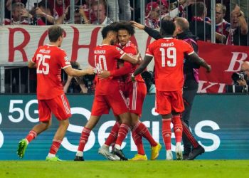 Lewandowski wayward as Bayern Munich beat Barcelona