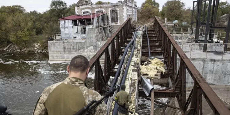 Russia ends civilian pull-out before Kherson battle