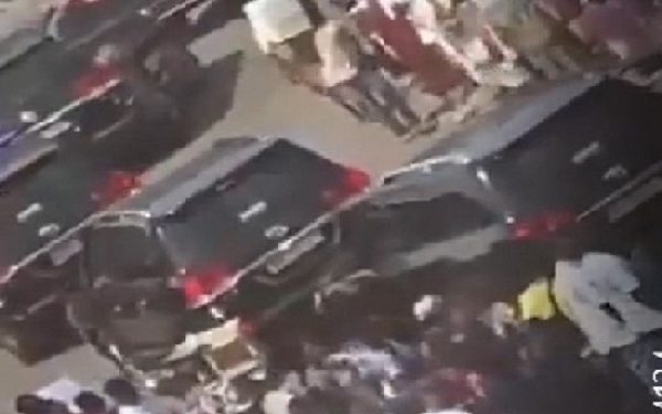 Akufo-Addo’s convoy booed in Kumasi