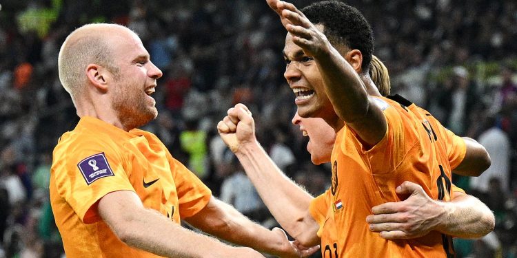Qatar 2022: Late goals give the Netherlands win over Senegal