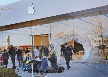 One dead after vehicle crashes into Massachusetts Apple store