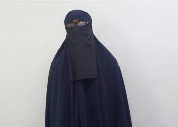 Kenya chess: Male player dons disguise to compete as woman