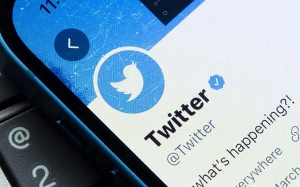 Twitter’s blue tick restored to high profile accounts