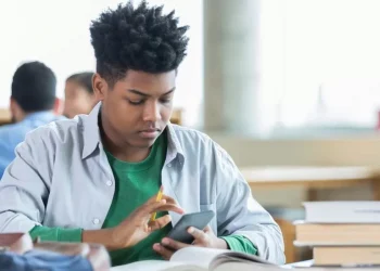 Netherlands ban use of phones in classrooms