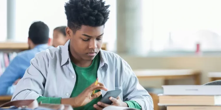 Netherlands ban use of phones in classrooms