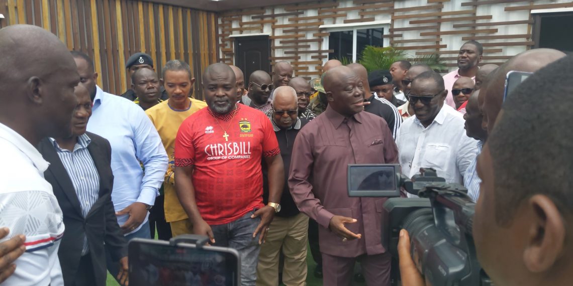 Video: Asantehene tours Adako Jachie to see work progress