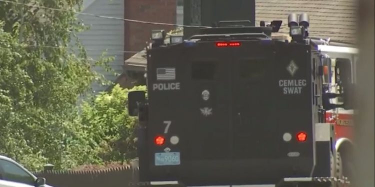 24-year-old Ghanaian shoots two family members in US during 13-hour standoff with police