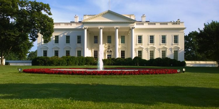 Cocaine found in White House sparks brief evacuation