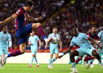 Barca demolish Antwerp