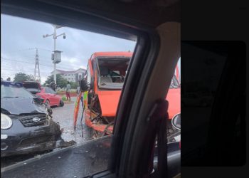 4 vehicles involved in an accident on Presec-UPSA road