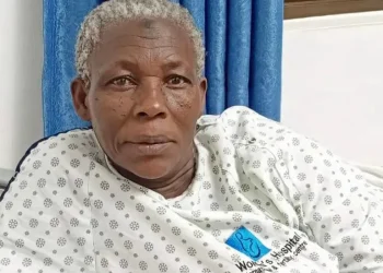Seventy-year-old woman gives birth to twins