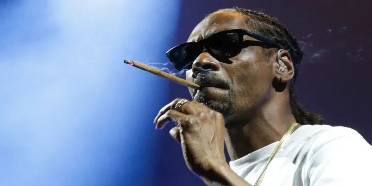 ‘I’ve decided to give up smoke’ – Snoop Dogg