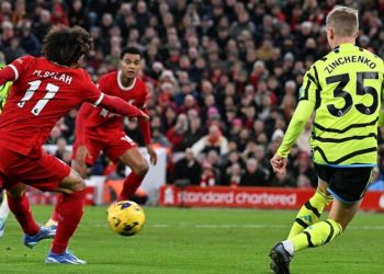 Arsenal maintain top spot after draw with Liverpool