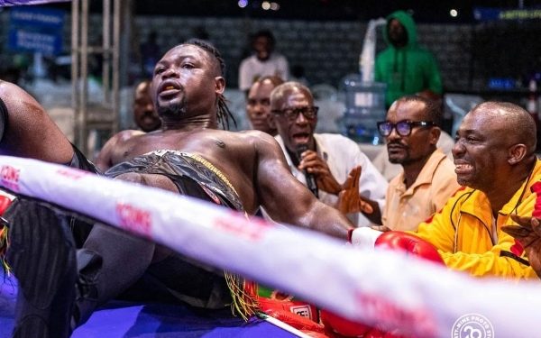 Video: Nigerian boxer knocks out Bastie Samir twice in UBO title fight