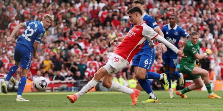 Arsenal beat Everton but miss out on Premier League title
