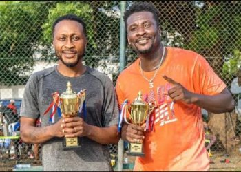 Video: Asamoah Gyan and Baffour Gyan fight over who loves Asante Kotoko more