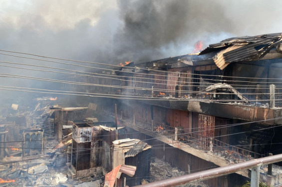 Photos: Fire guts shops in 2-storey building at Adum in Kumasi