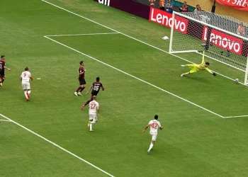 Kane scores twice as Bayern beat Flamengo