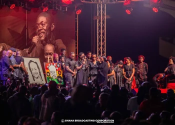 Thousands turn up for Daddy Lumba vigil