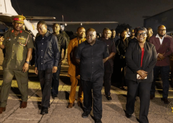 Photos: Chief of Staff receives bodies of military helicopter crash victims