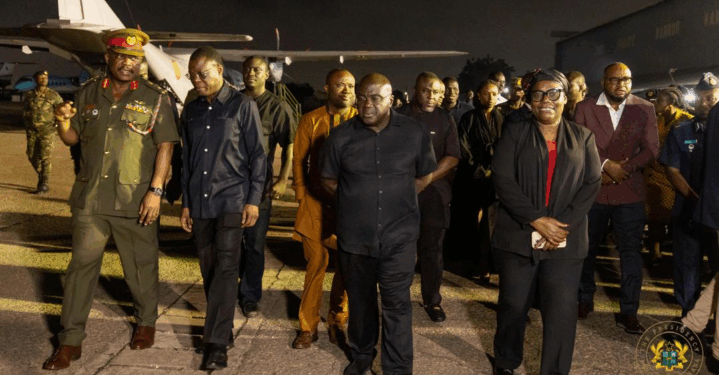 Photos: Chief of Staff receives bodies of military helicopter crash victims
