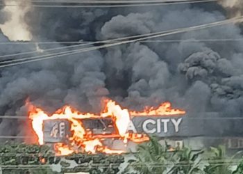 Fire guts China City Mall in Kumasi, destroys goods and building