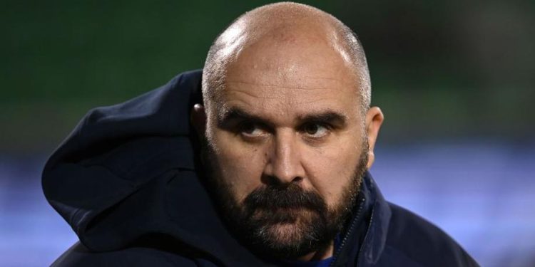 Serbia: FK Radnicki manager Mladen Žižović dies after collapsing during match